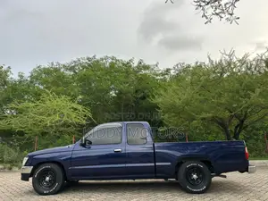 Toyota Hilux 2000 Blue