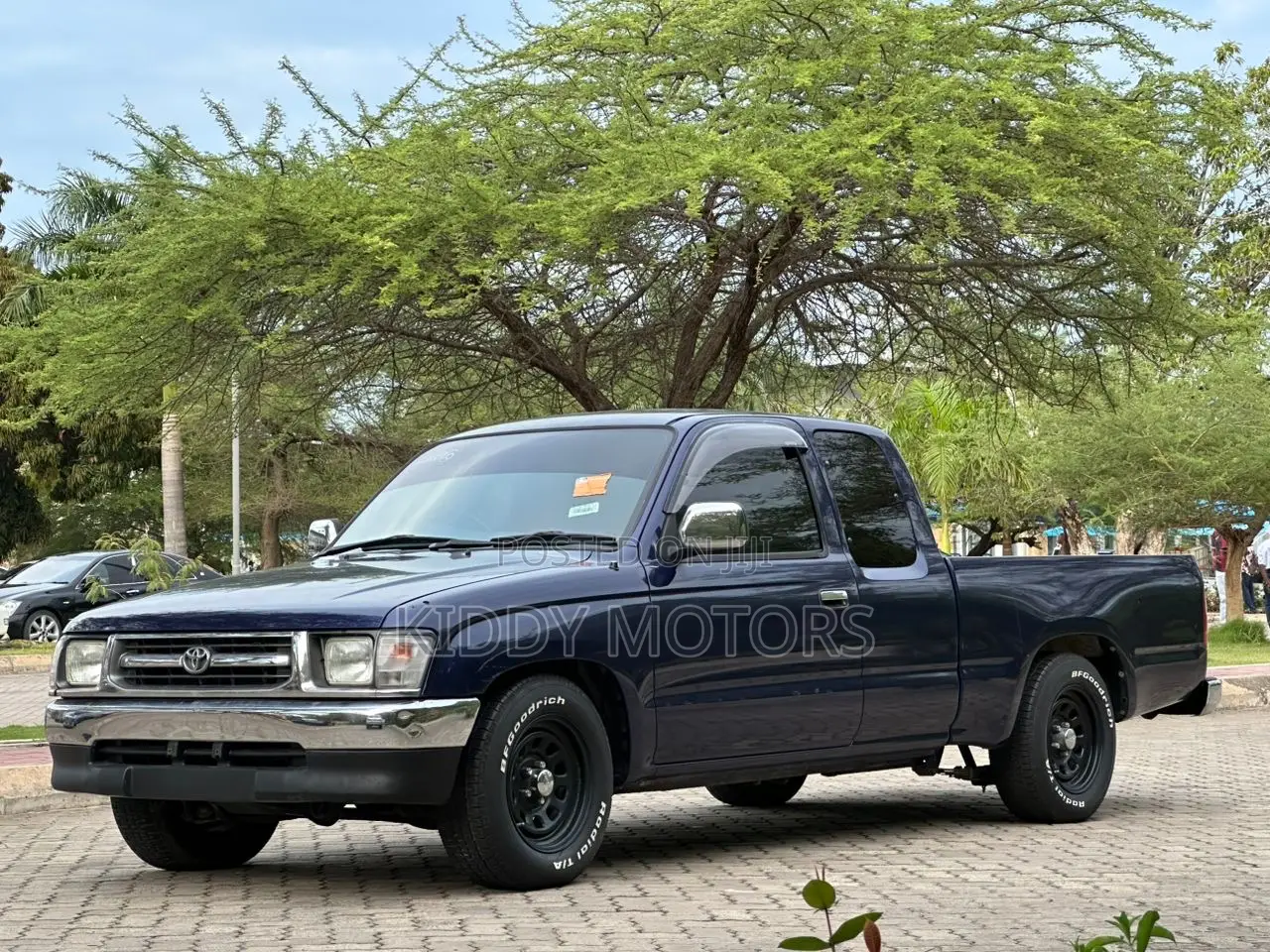 Toyota Hilux 2000 Blue