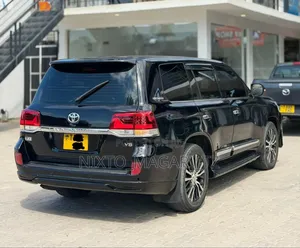 Toyota Land Cruiser 2017 Black