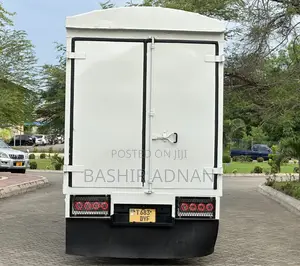 Mitsubishi Canter 1998 Blue