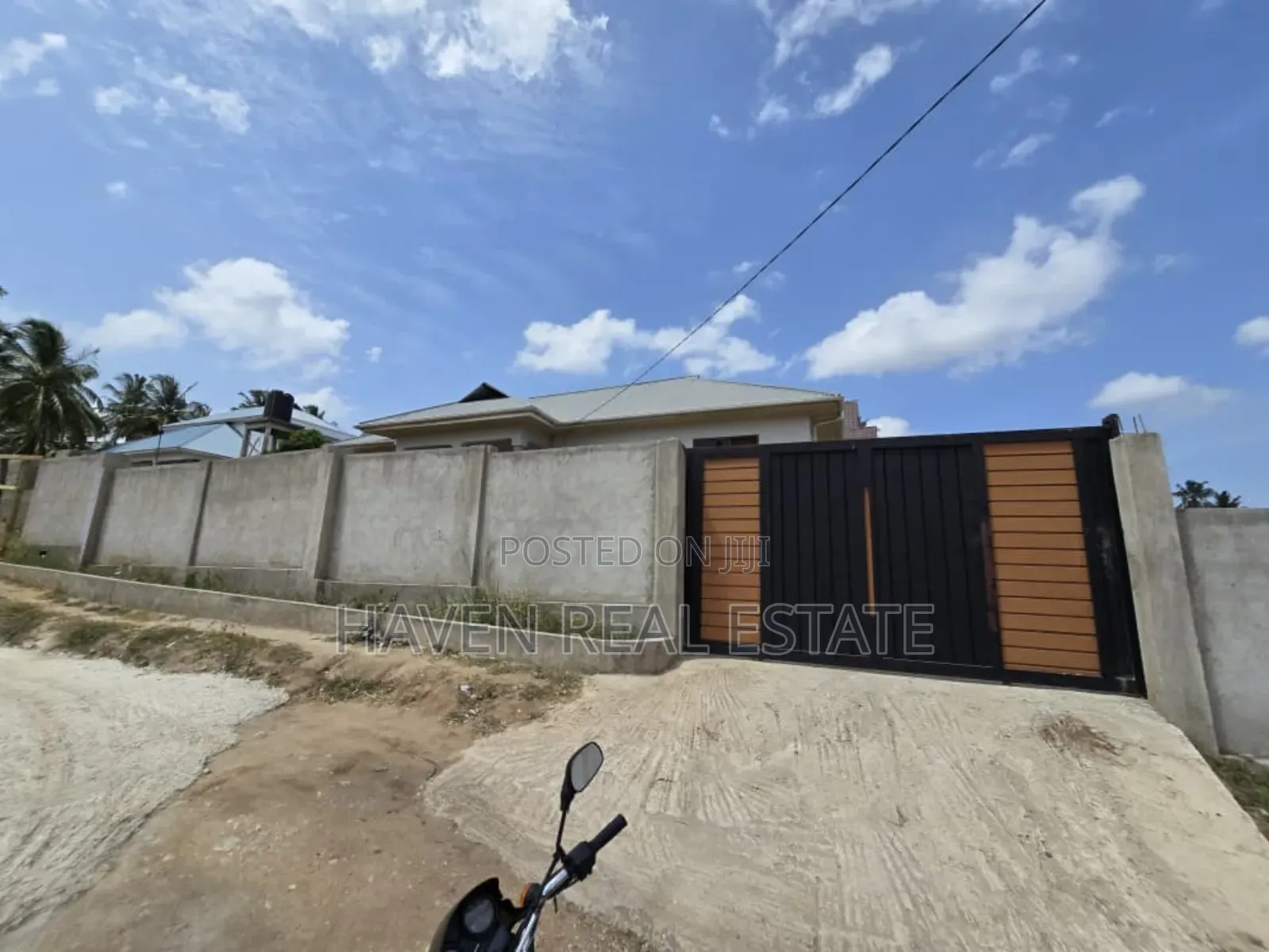 3bdrm House in Goba for sale