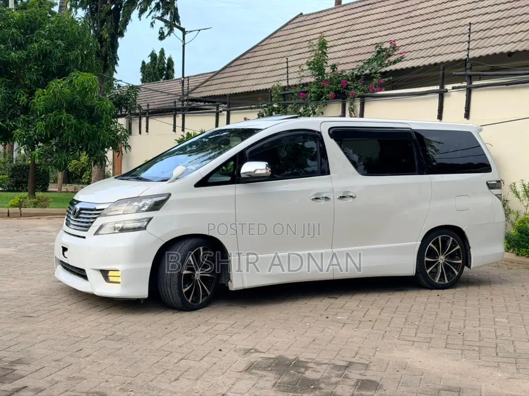 Toyota Vellfire 2010 Pearl
