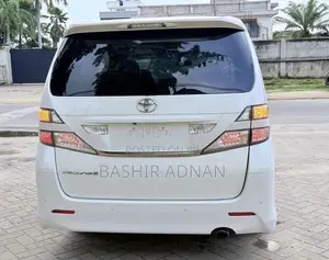 Toyota Vellfire 2010 Pearl