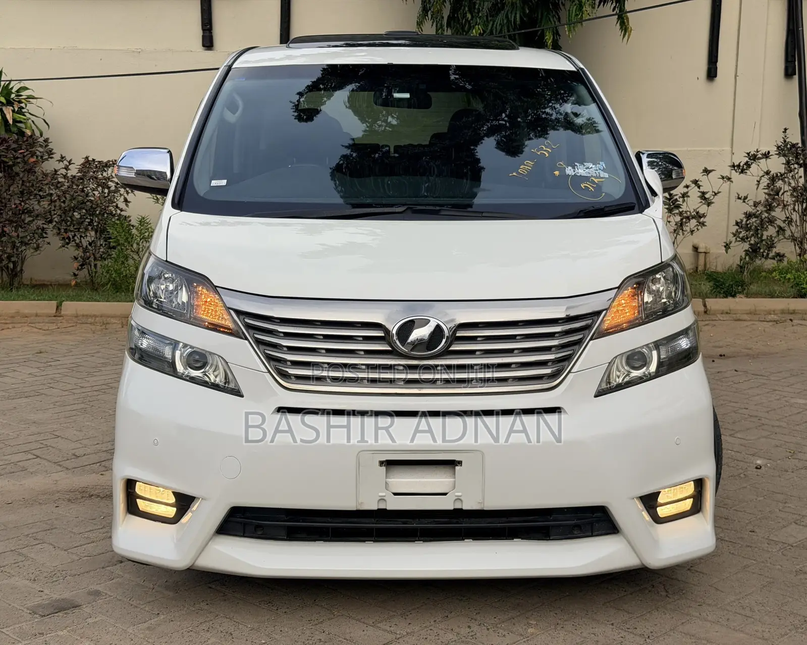 Toyota Vellfire 2010 Pearl