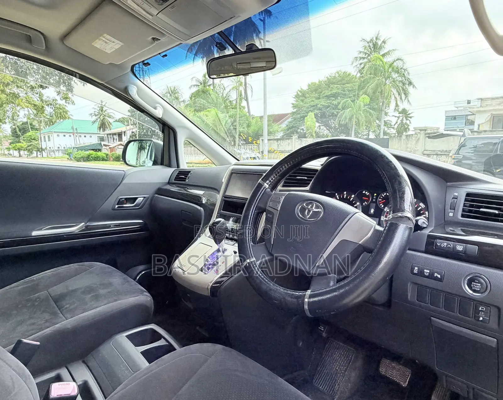 Toyota Vellfire 2010 Pearl