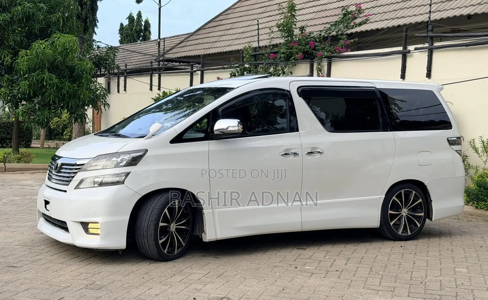 Toyota Vellfire 2010 Pearl