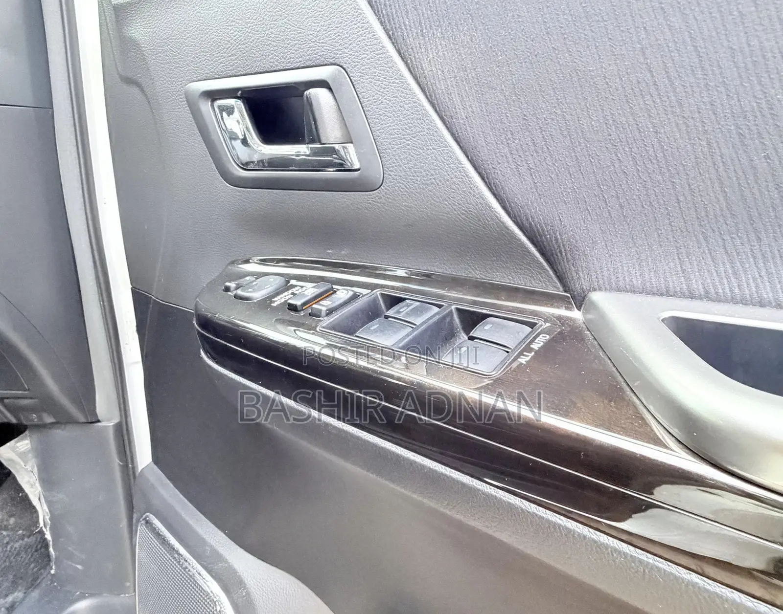 Toyota Vellfire 2010 Pearl