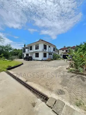 6bdrm House in Mikocheni for sale