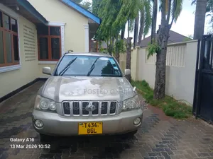 Toyota Kluger 2001 Gold