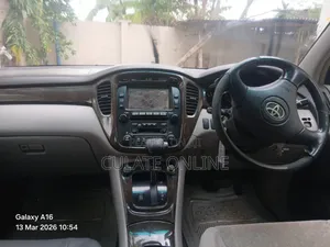 Toyota Kluger 2001 Gold