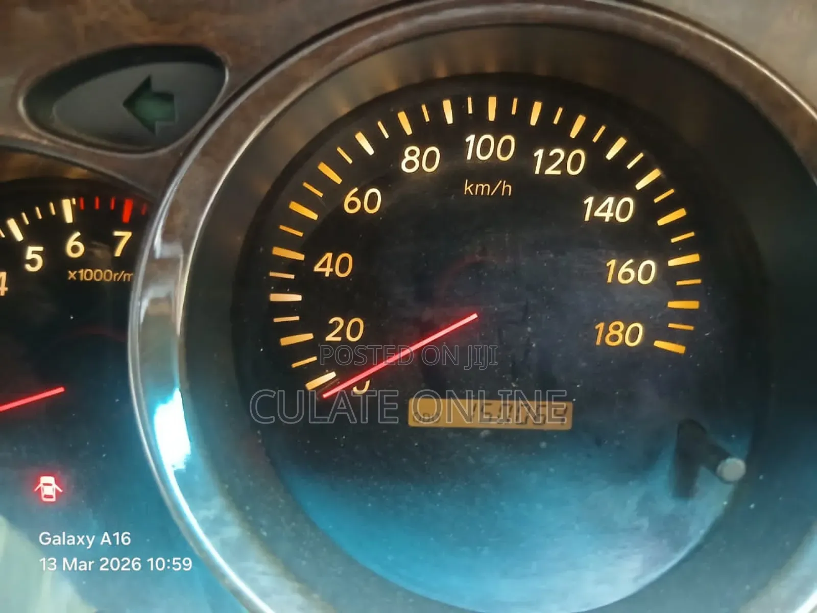 Toyota Kluger 2001 Gold