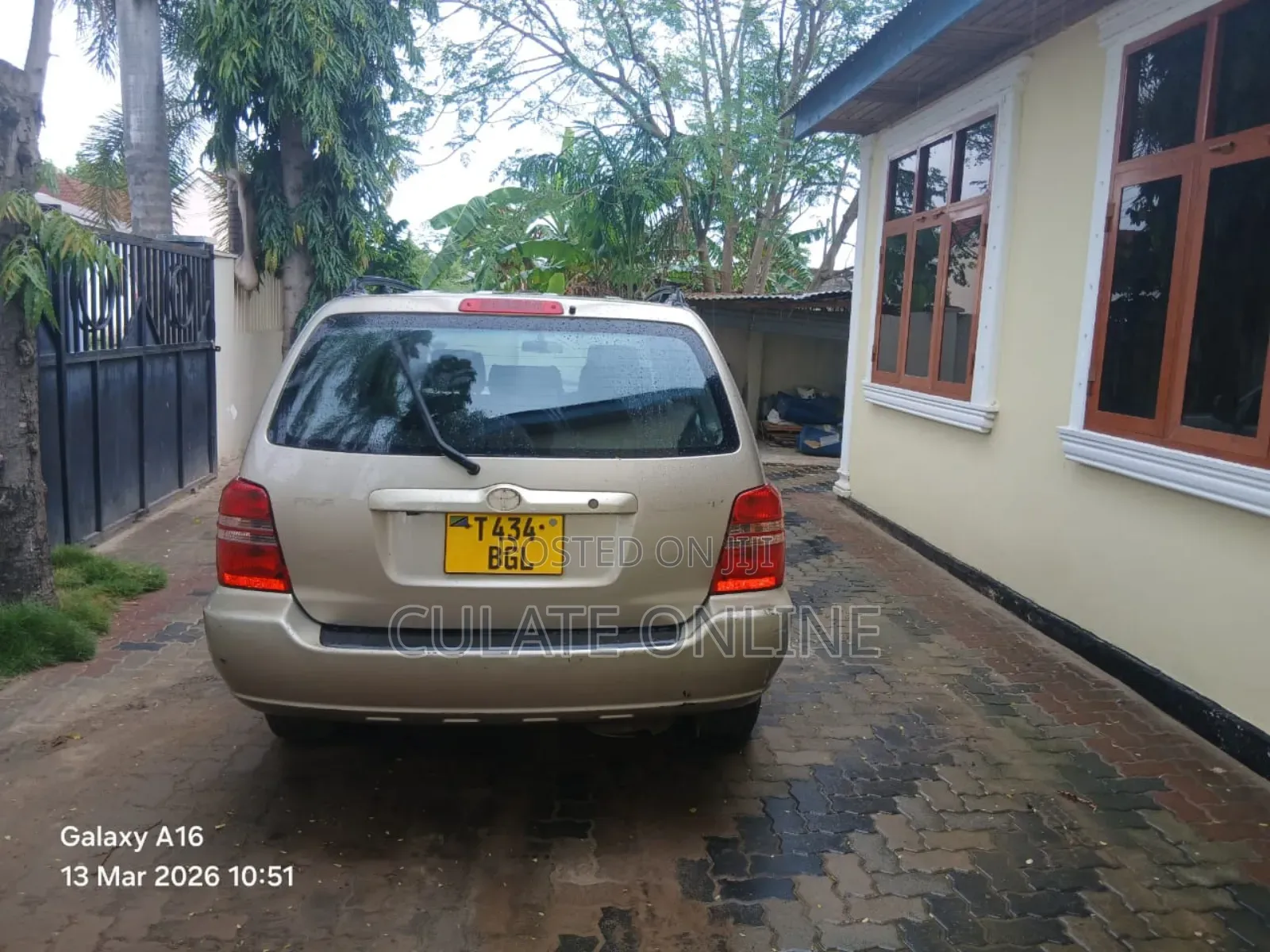 Toyota Kluger 2001 Gold