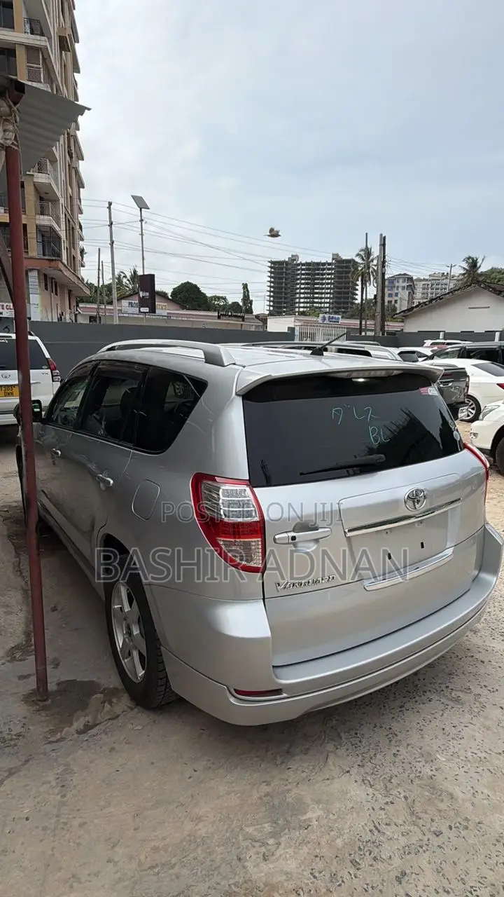 Toyota Vanguard 2008 Silver