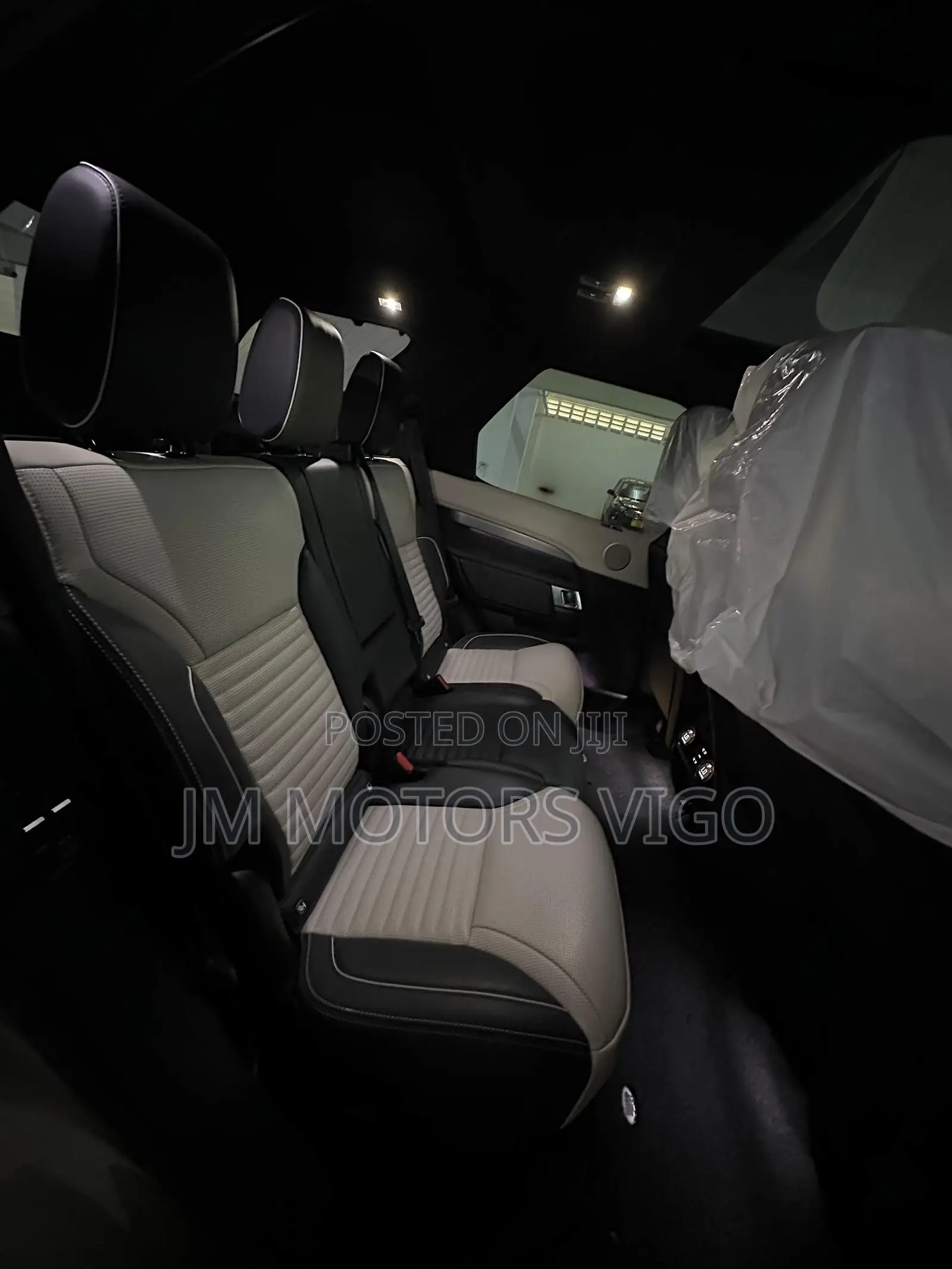 Land Rover Discovery 2022 Gray