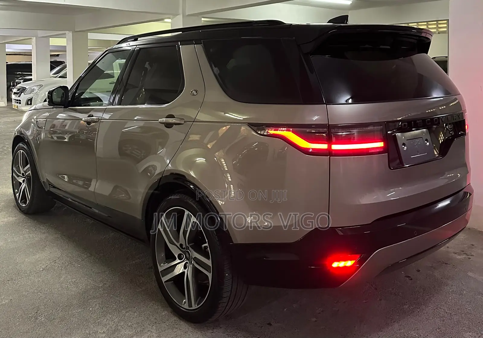 Land Rover Discovery 2022 Gray