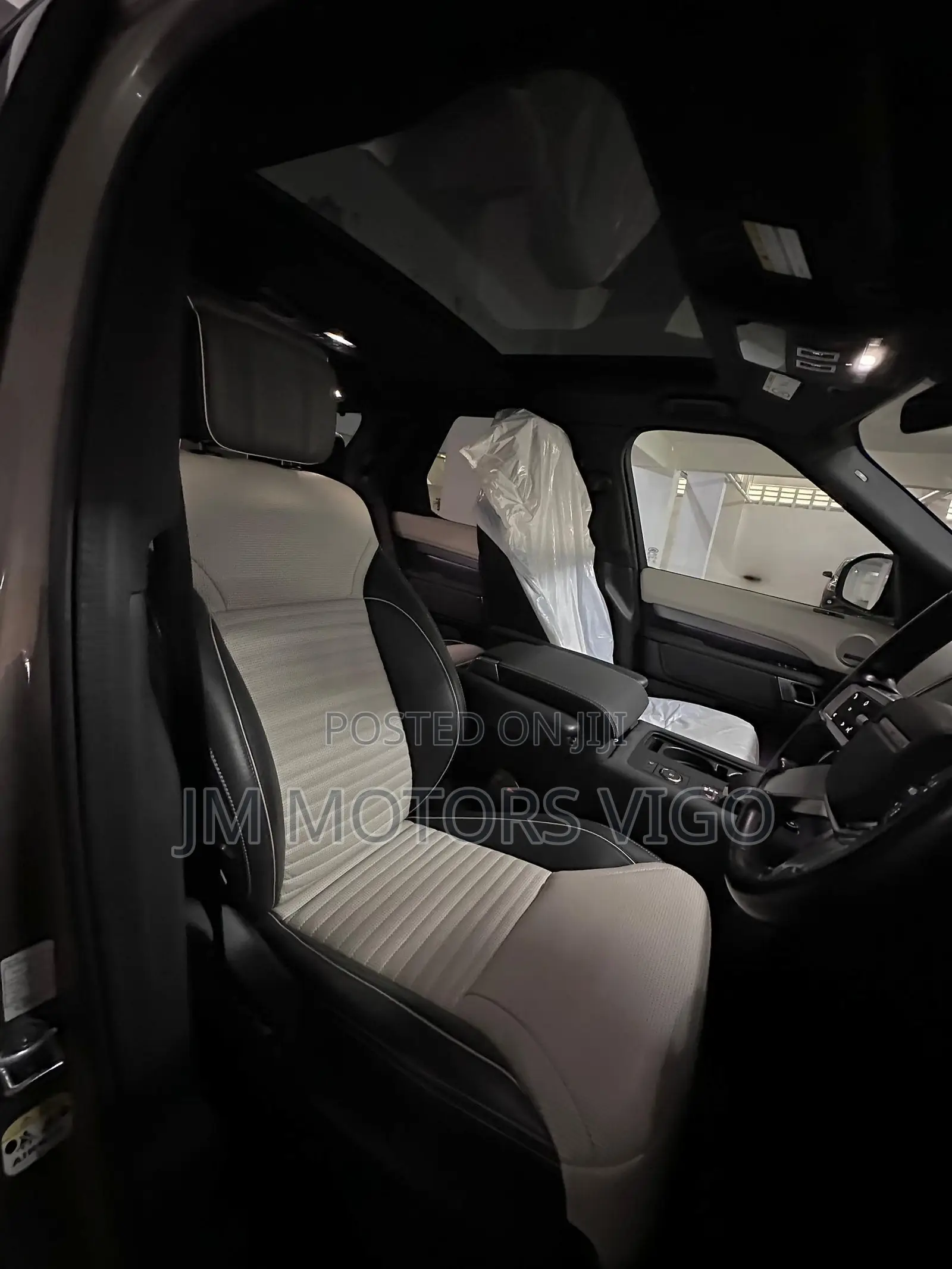 Land Rover Discovery 2022 Gray