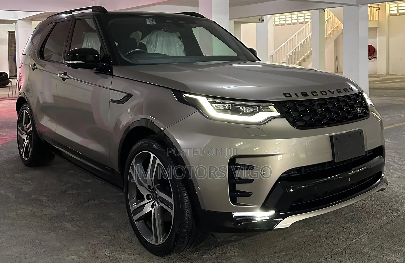 Land Rover Discovery 2022 Gray