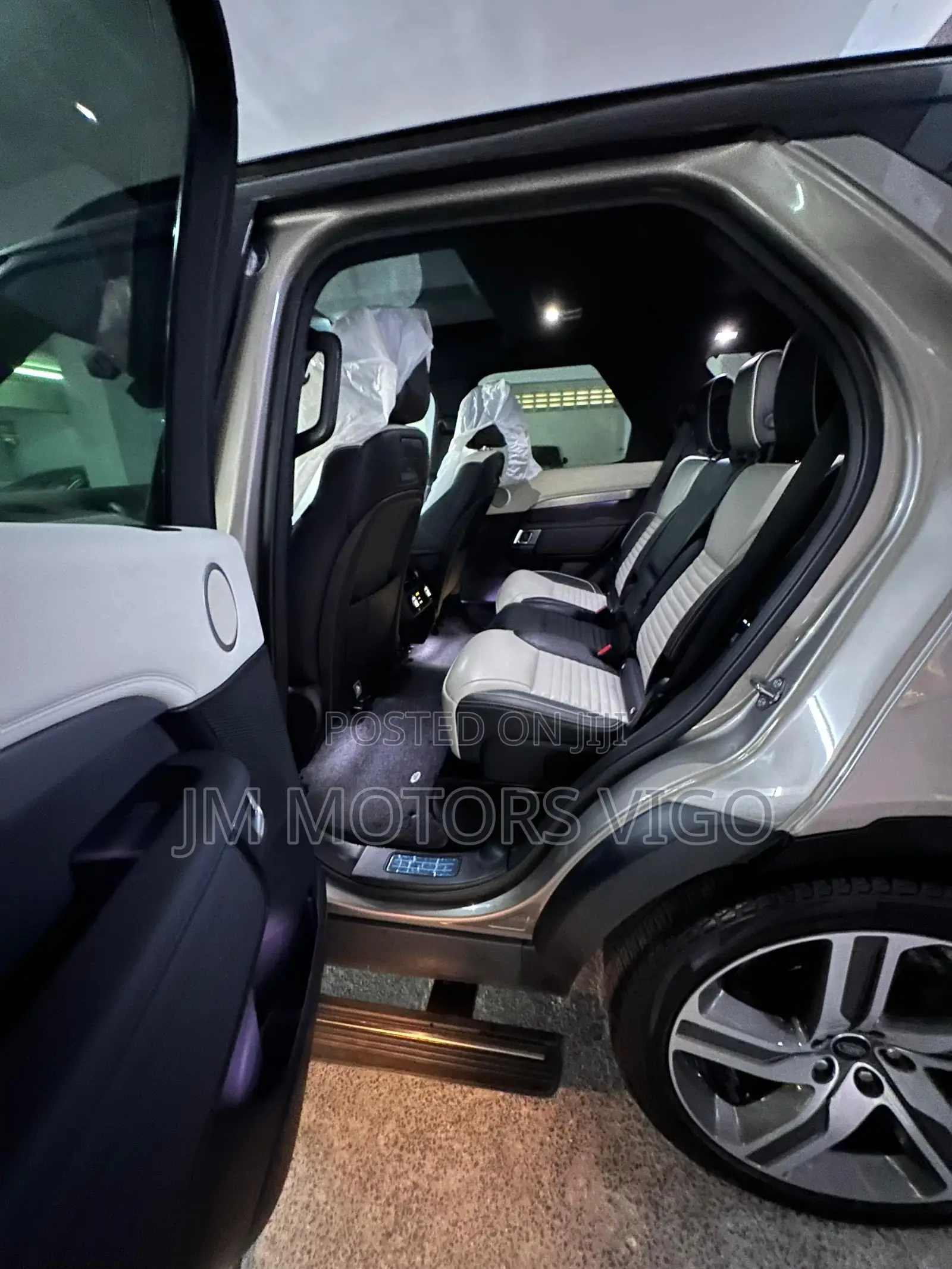Land Rover Discovery 2022 Gray