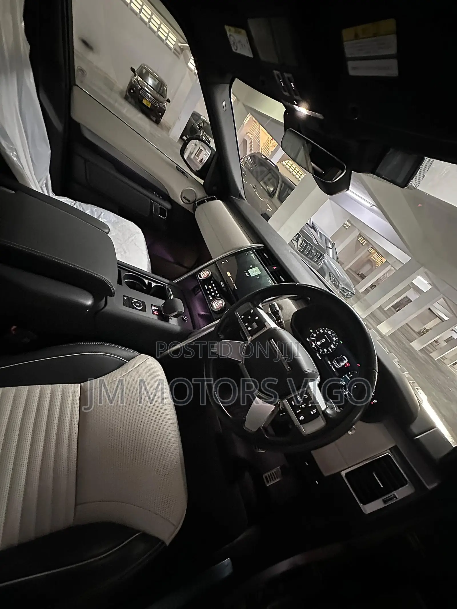 Land Rover Discovery 2022 Gray