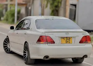 Toyota Crown 2007 White