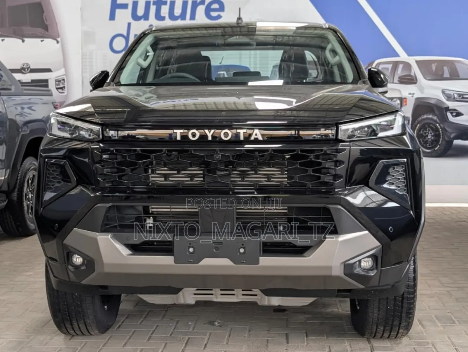 New Toyota Hilux 2025 Black