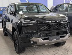 New Toyota Hilux 2025 Black