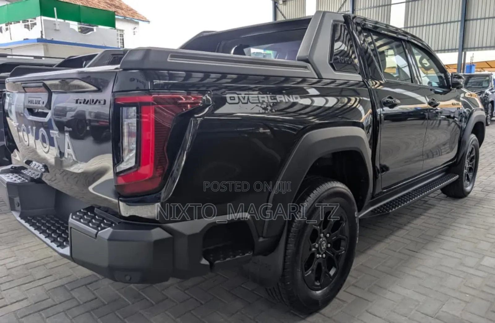 New Toyota Hilux 2025 Black