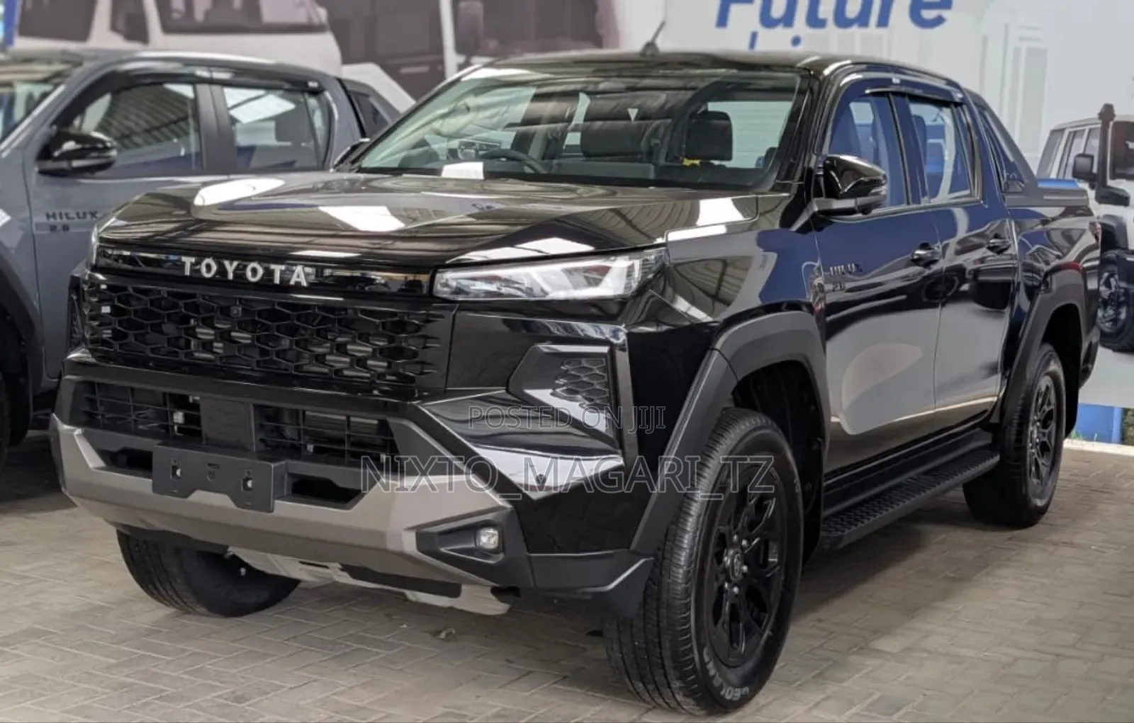New Toyota Hilux 2025 Black