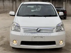 Toyota Raum 2008 White