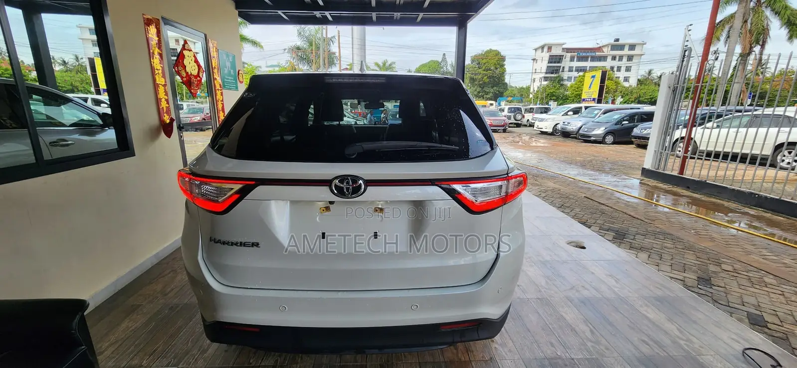 Toyota Harrier 2.0 2019 White