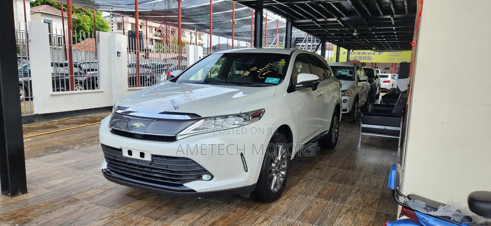 Toyota Harrier 2.0 2019 White