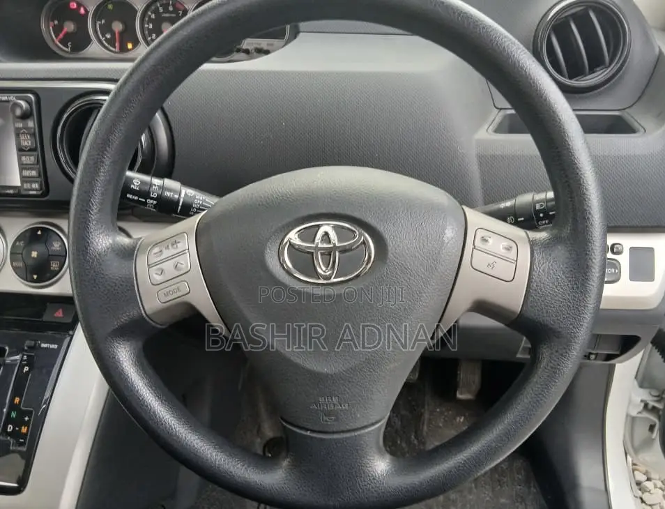 Toyota Corolla Rumion Hatchback 1.8 FWD 2008 White