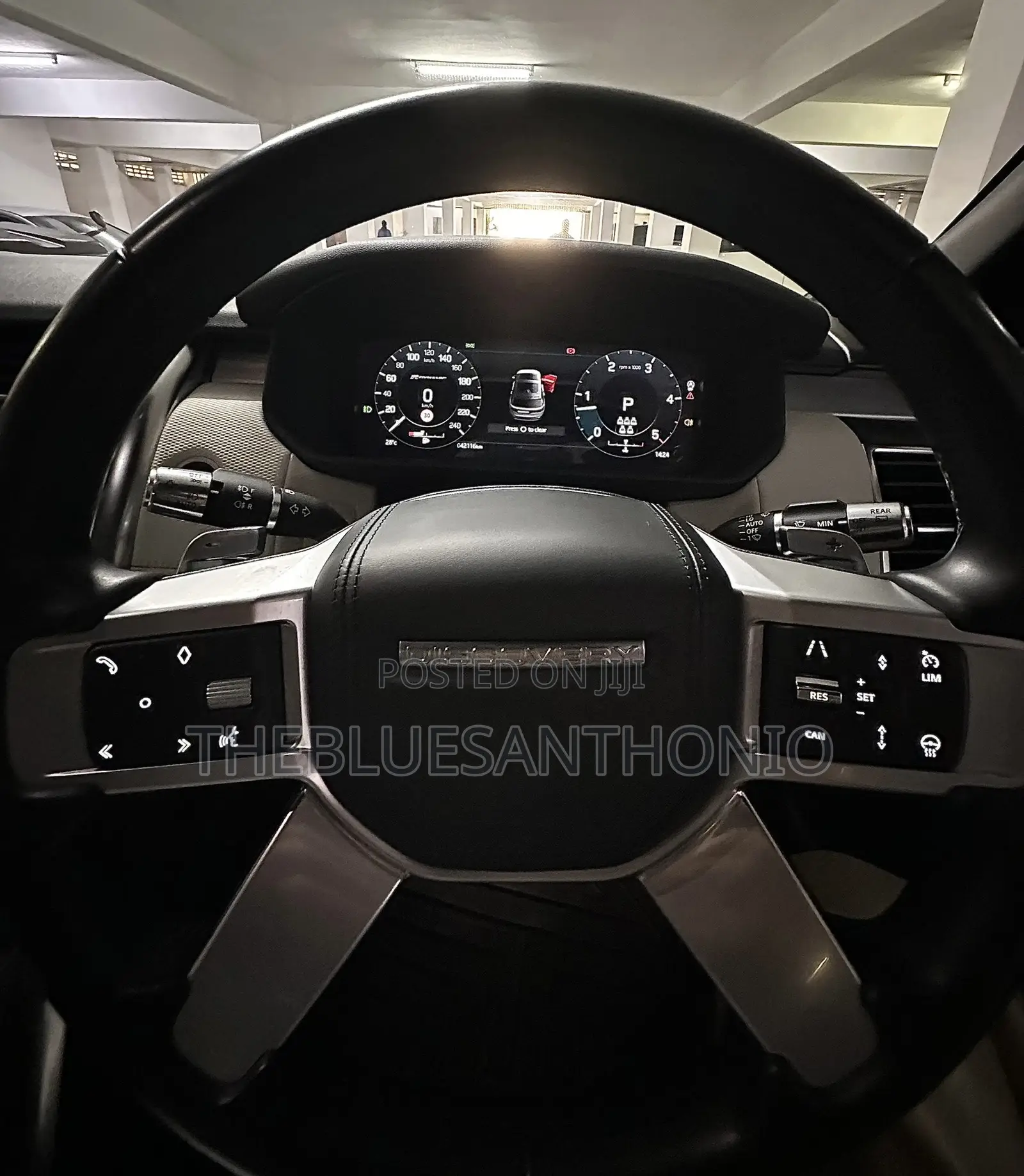 Land Rover Discovery 2023 Silver