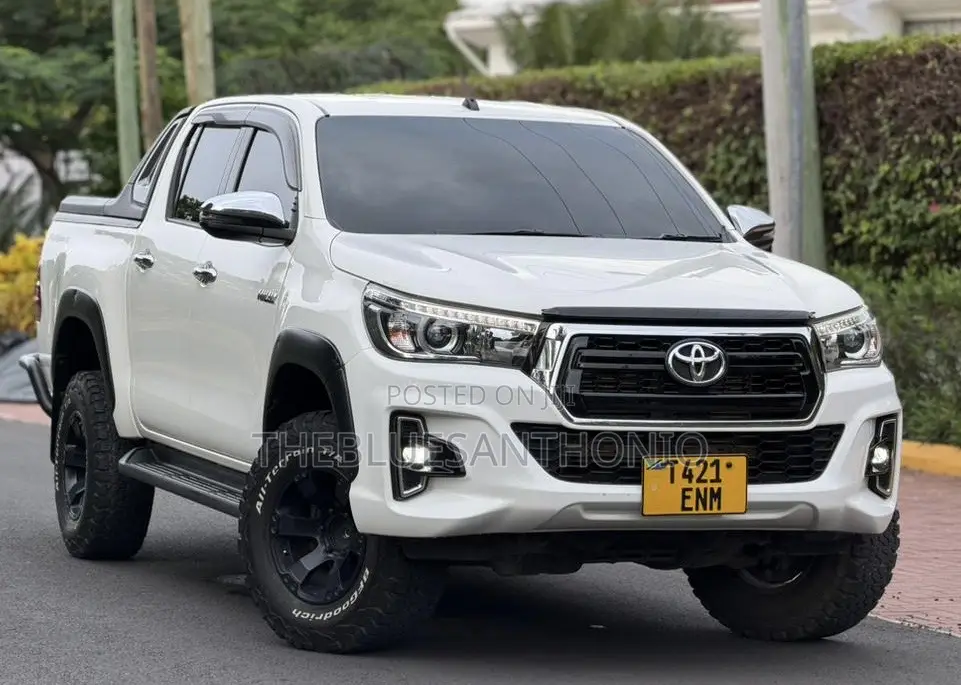 Toyota Hilux 2018 White