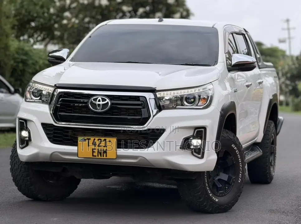Toyota Hilux 2018 White