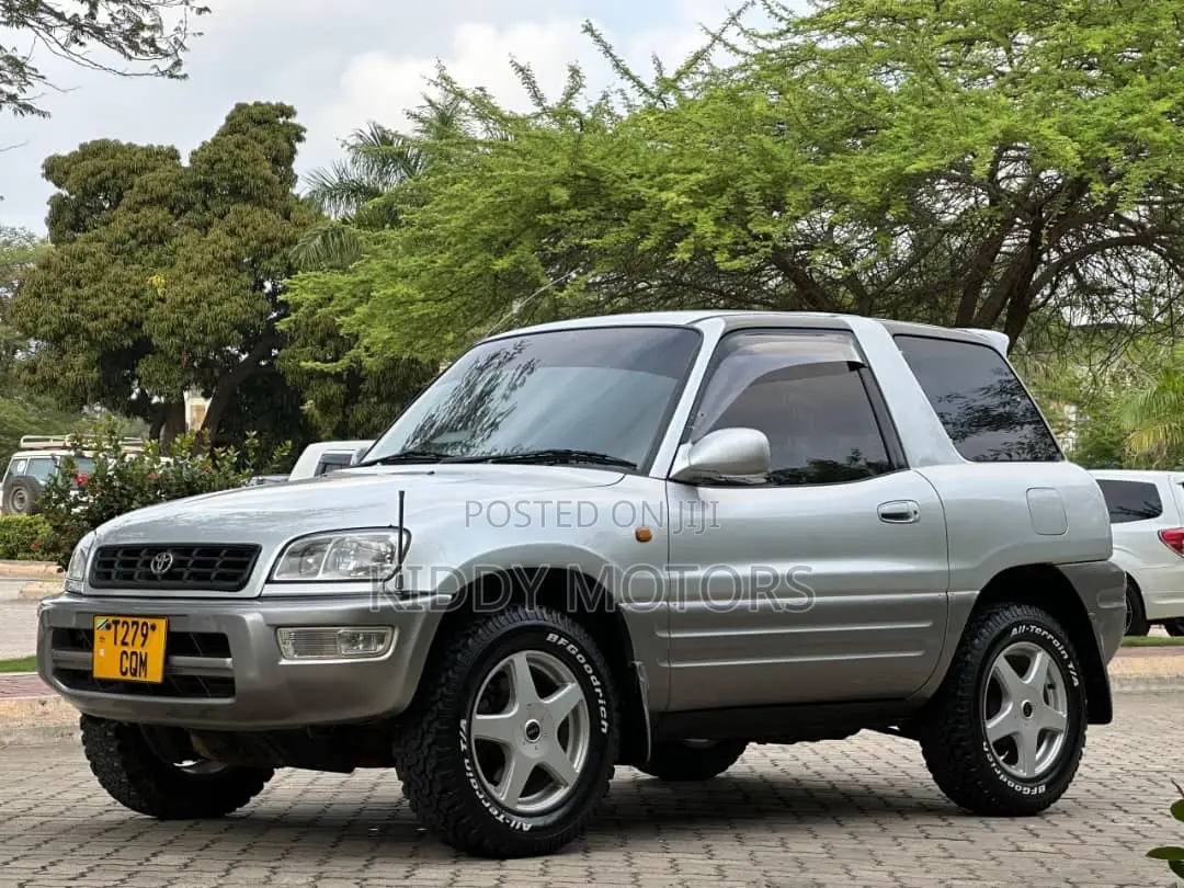 Toyota RAV4 1999 Silver