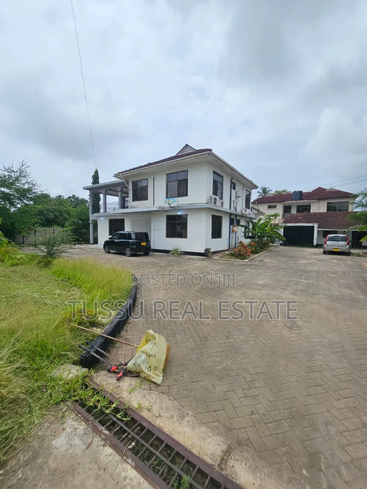 Mini Flat in Mikochen, Mikocheni for sale