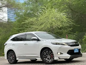 Toyota Harrier 2016