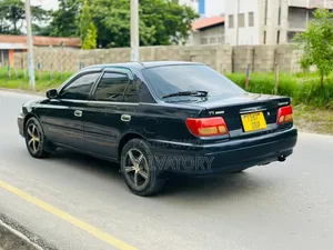 Toyota Carina 1.5 FWD Sedan 2000 Blue