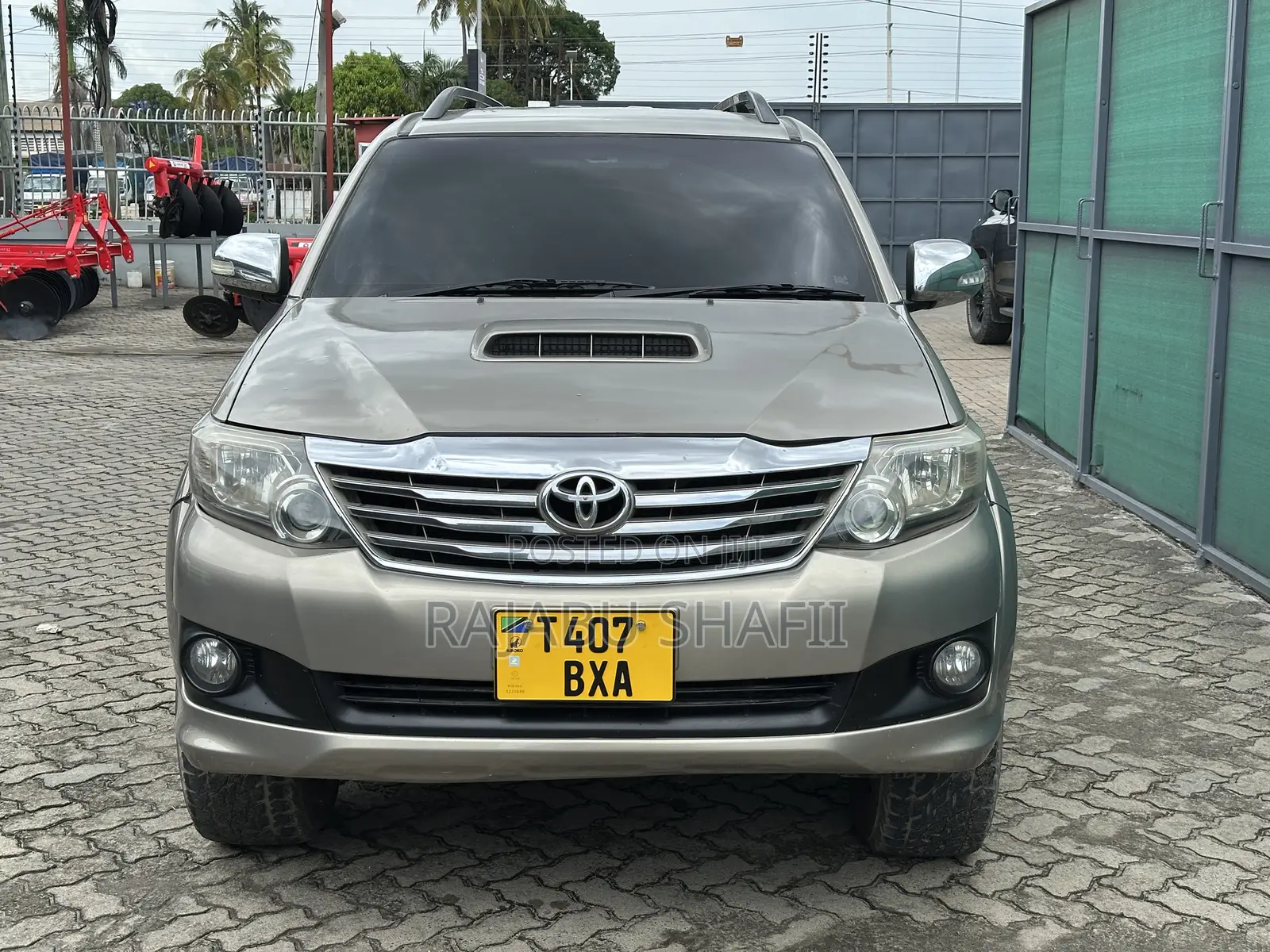 Toyota Fortuner 2.7 AWD 2010 Gold