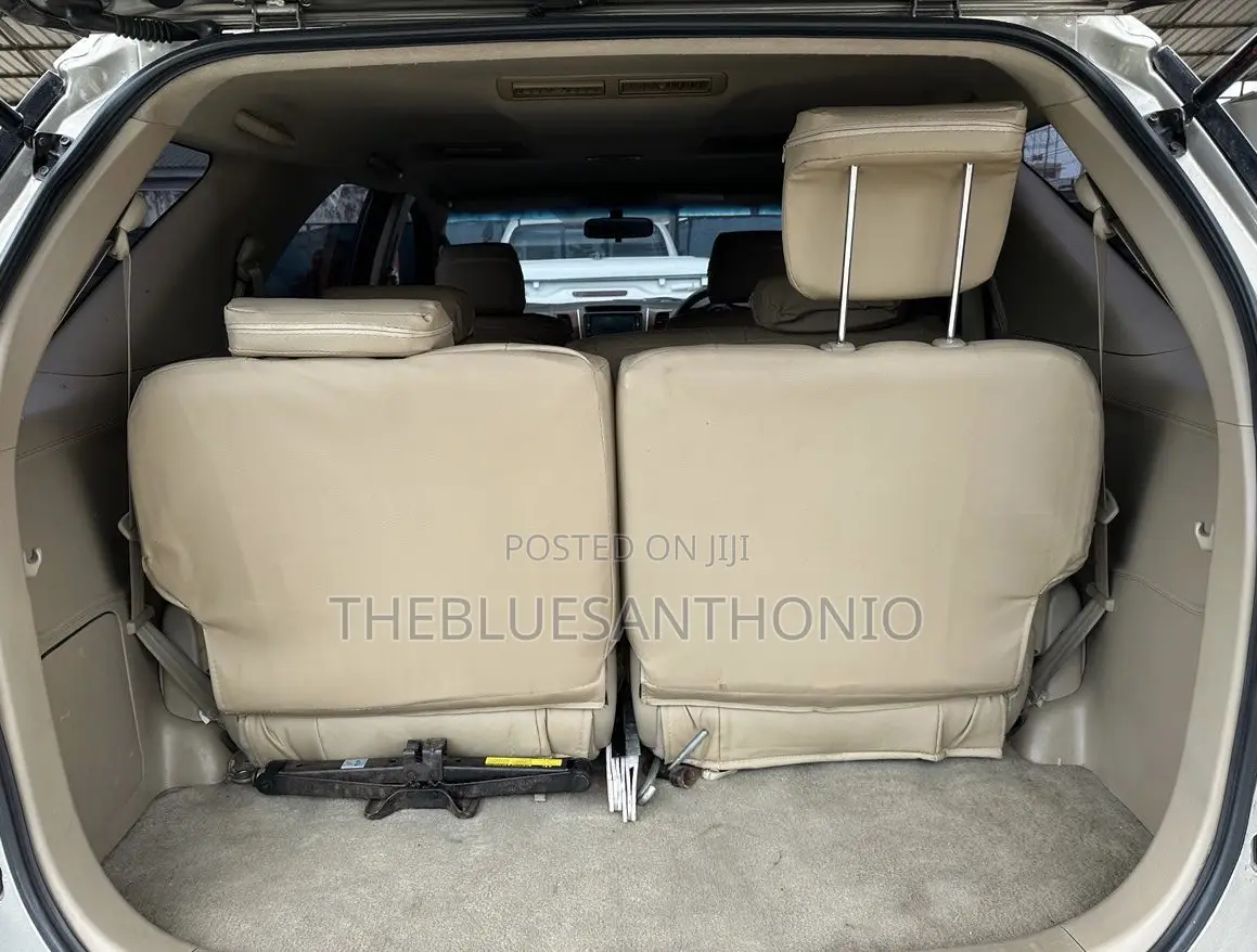 Toyota Fortuner 2011 Gold