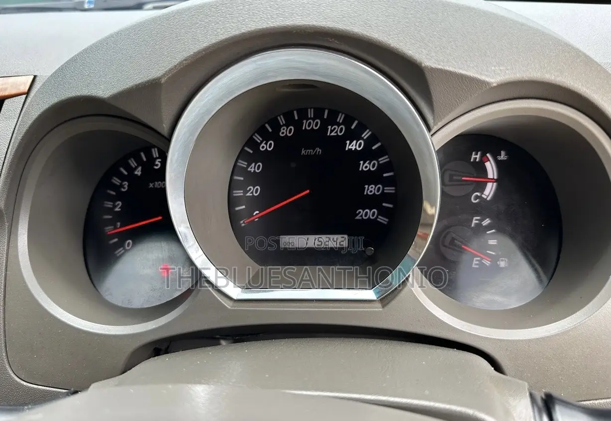 Toyota Fortuner 2011 Gold