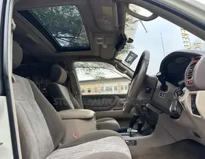 Toyota Land Cruiser 2000 Pearl