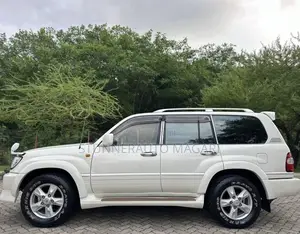 Toyota Land Cruiser 2000 Pearl