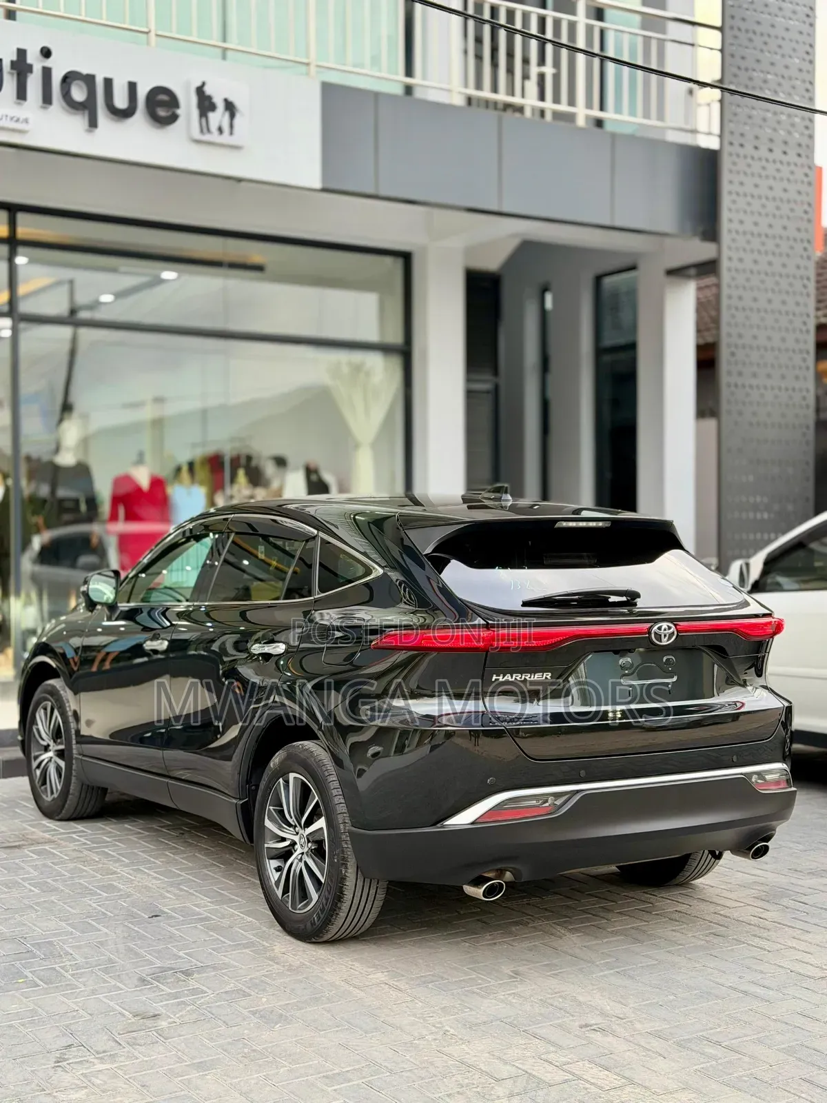 Toyota Harrier 2.0 2020 Black