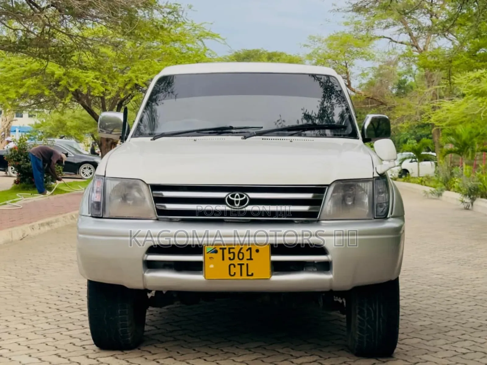 Toyota Land Cruiser Prado 1999 White