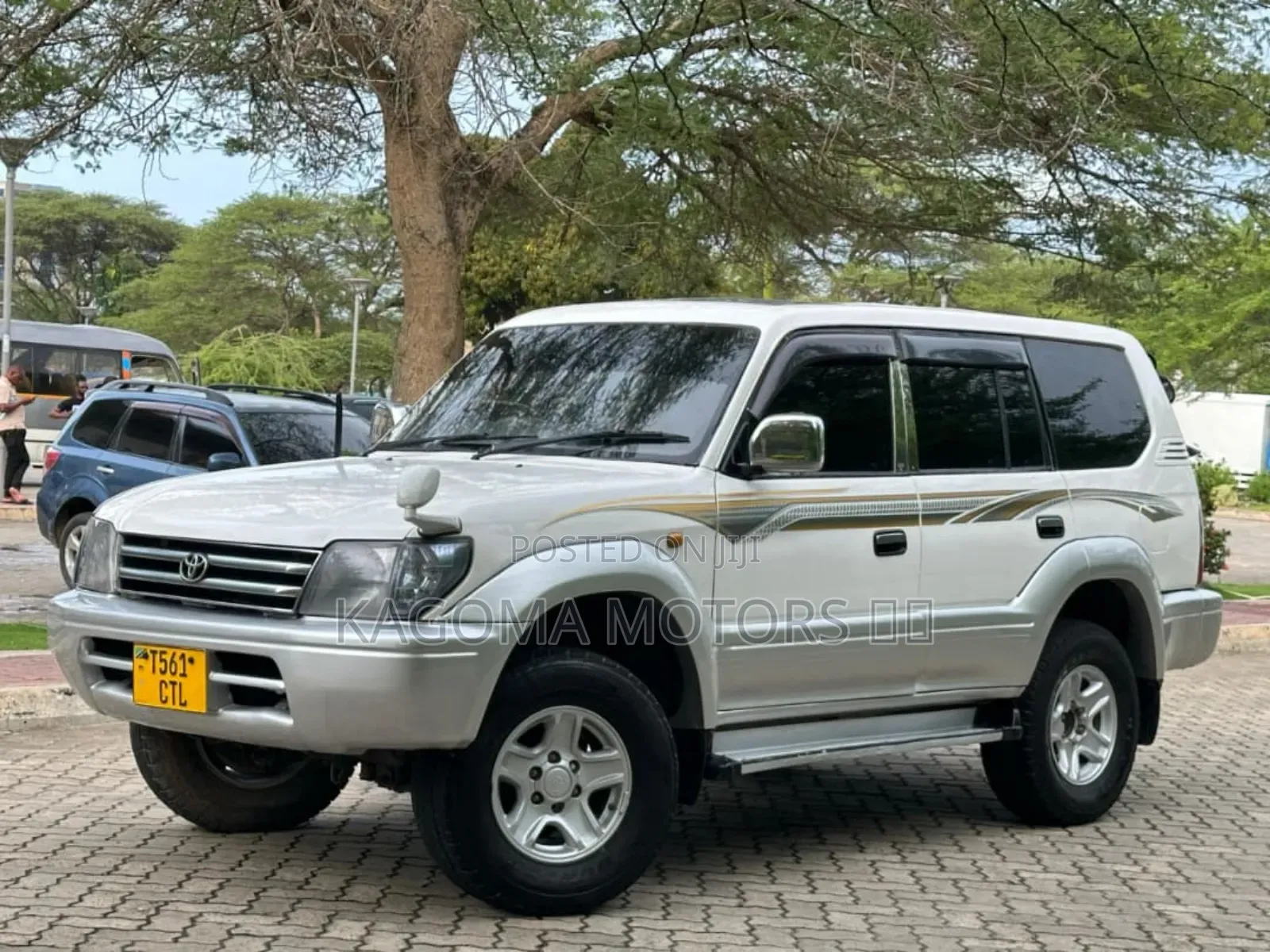 Toyota Land Cruiser Prado 1999 White