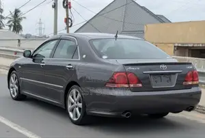 Toyota Crown 2006 Gray