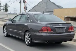 Toyota Crown 2006 Gray