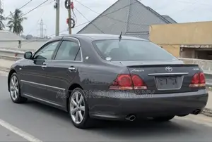Toyota Crown 2006 Gray